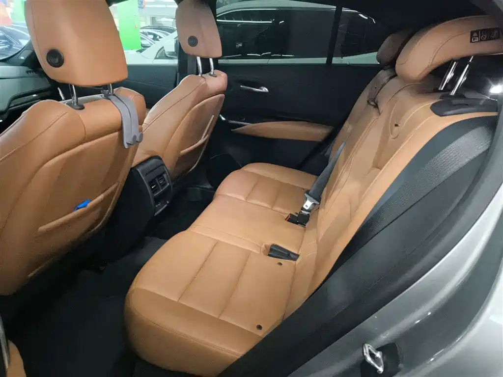 Cadillac XT4 2023 — фото 17