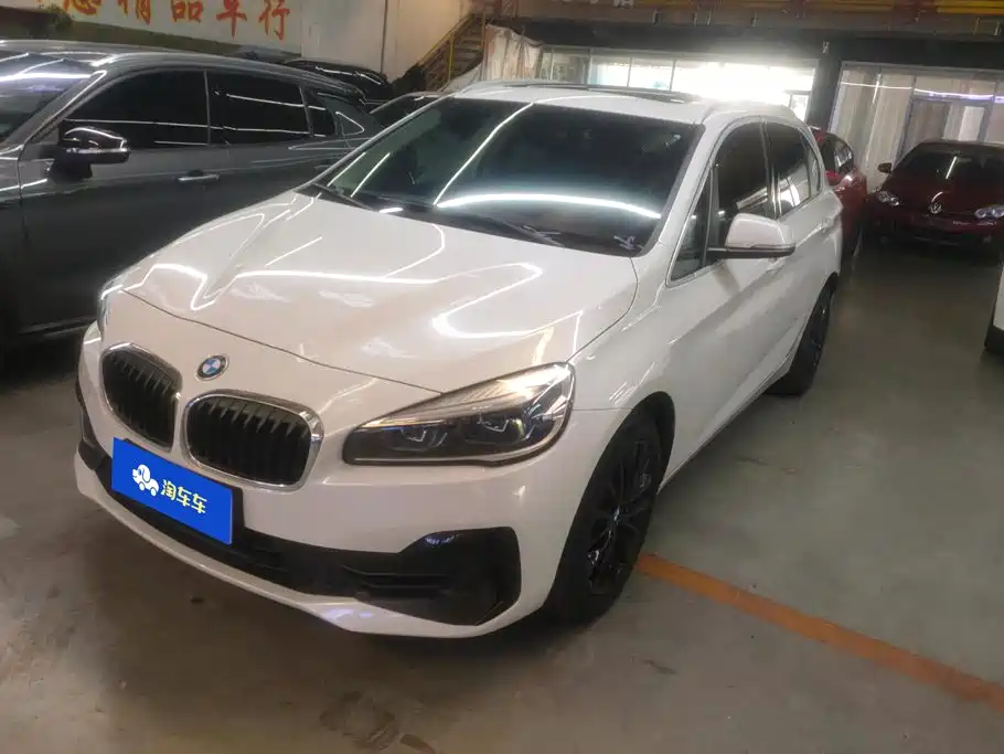 BMW 2 Series Station Wagon 2018 — фото 1