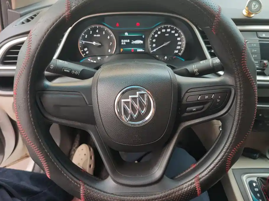 Buick Excelle 2015 — фото 15