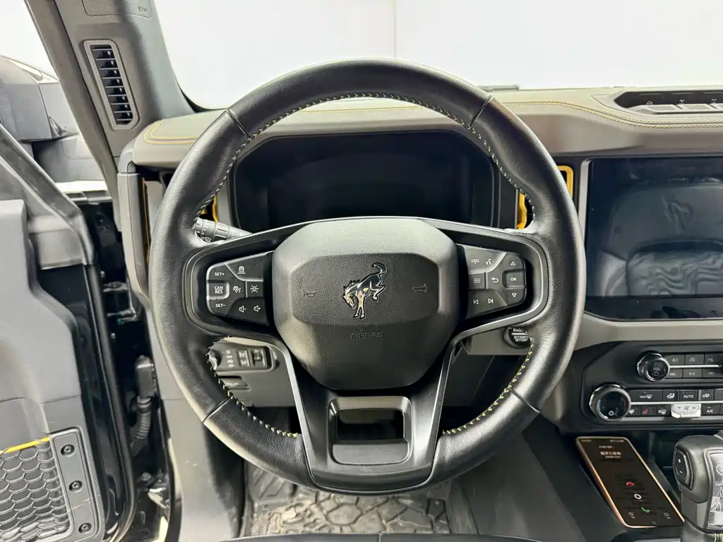 Ford Bronco 2025 — фото 15