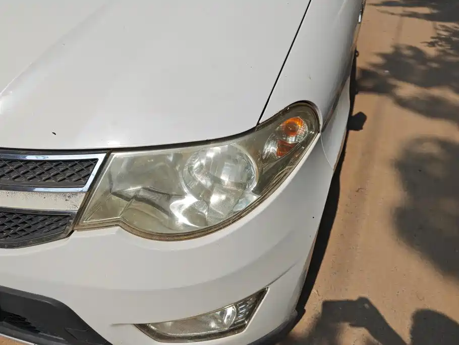 Wuling Hongguang 2015