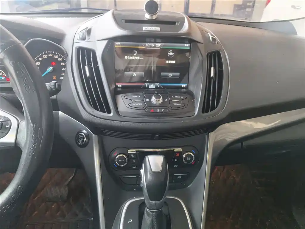 Ford Kuga 2016 — фото 13