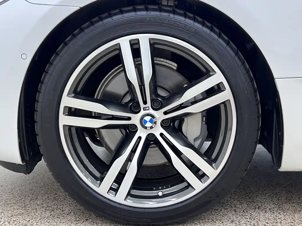 BMW 6 Series GT 2018 — фото 38
