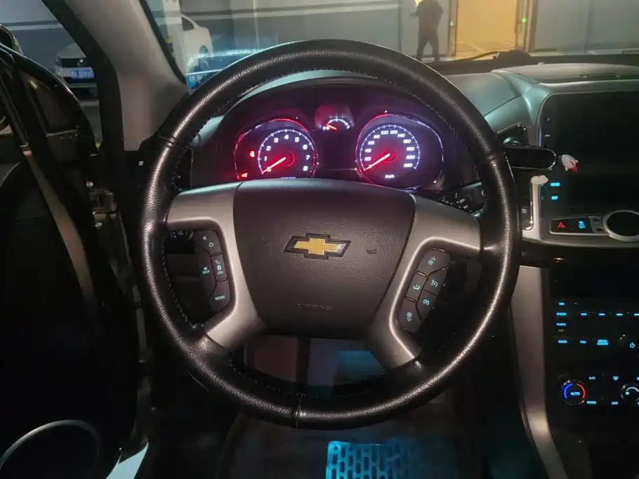 Chevrolet Captiva 2016 — фото 15