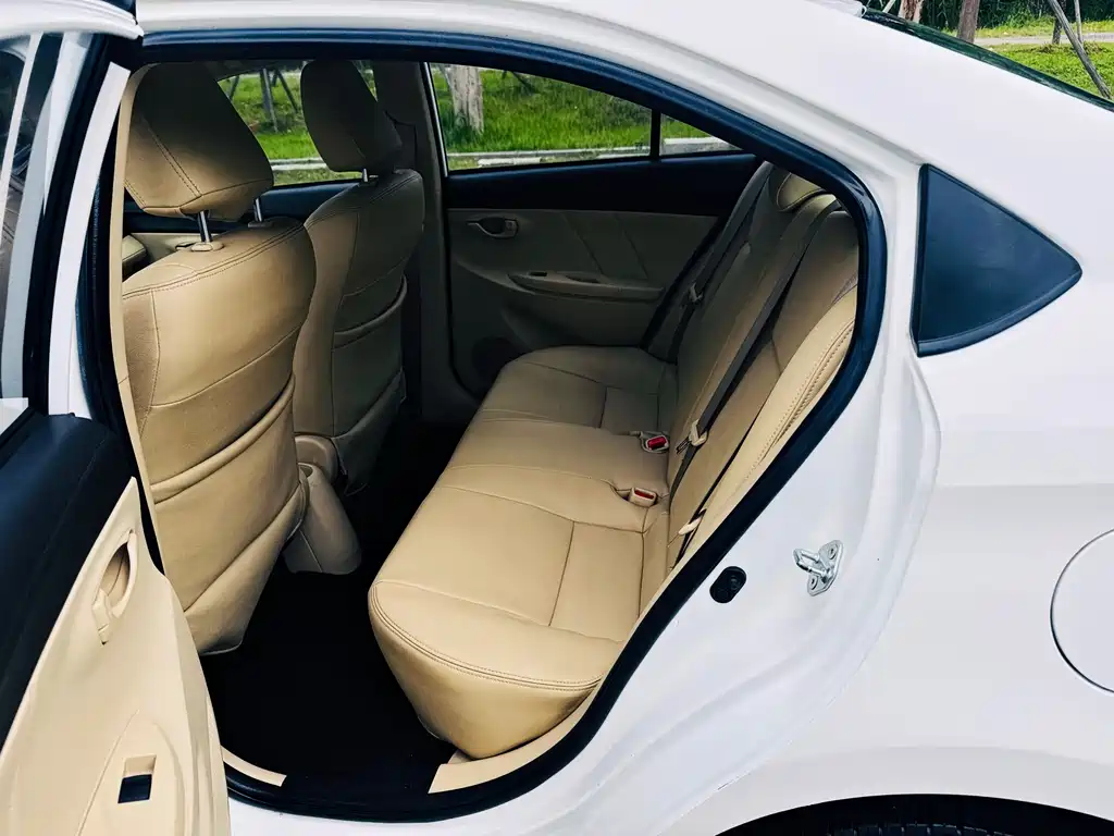 Toyota Vios 2016 — фото 10