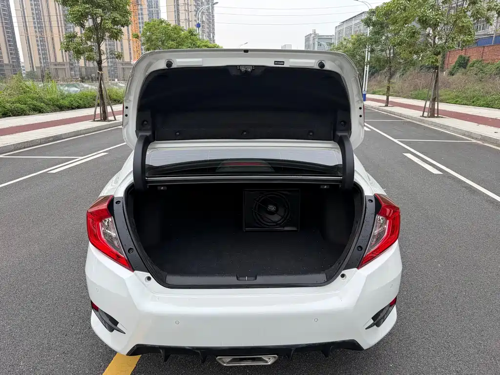 Honda Civic 2020 — фото 19
