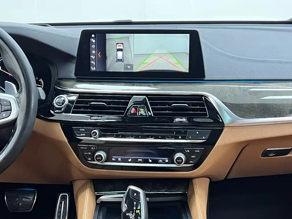 BMW 6 Series GT 2018 — фото 22