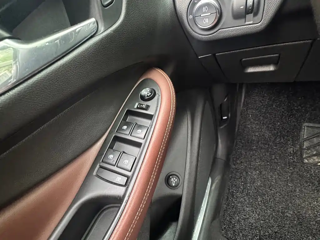 Buick Envision Plus 2015 — фото 25