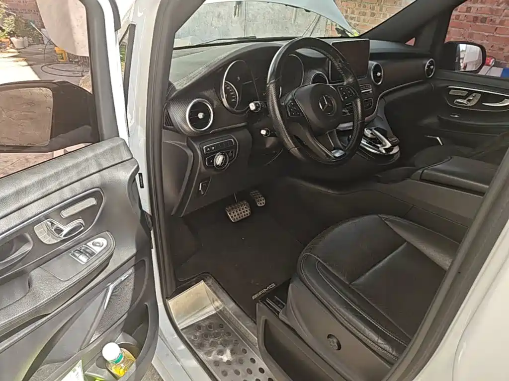 Mercedes-Benz V-Class 2019 — фото 16