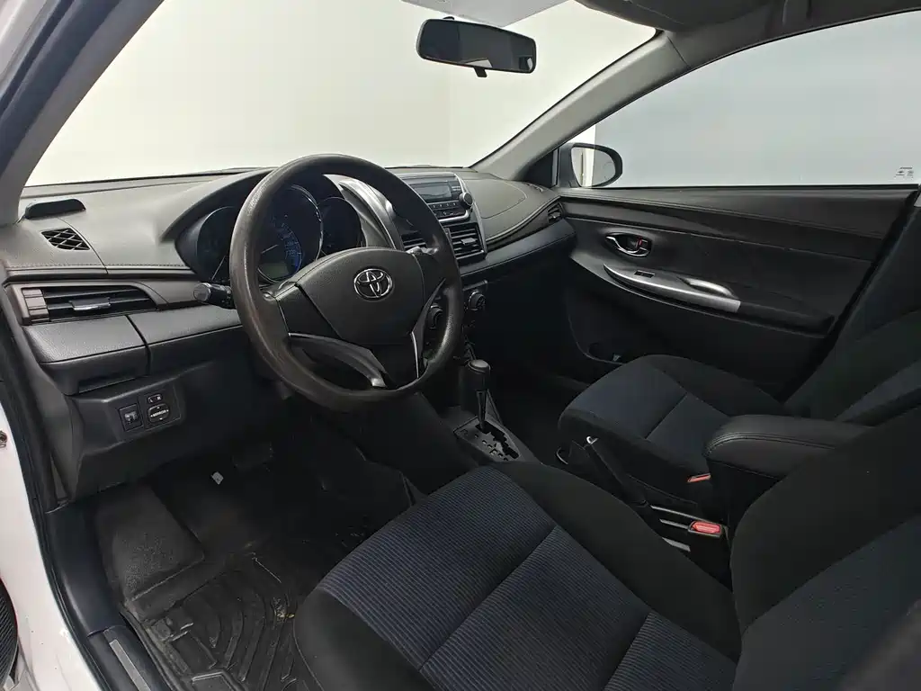 Toyota Yaris L 2016