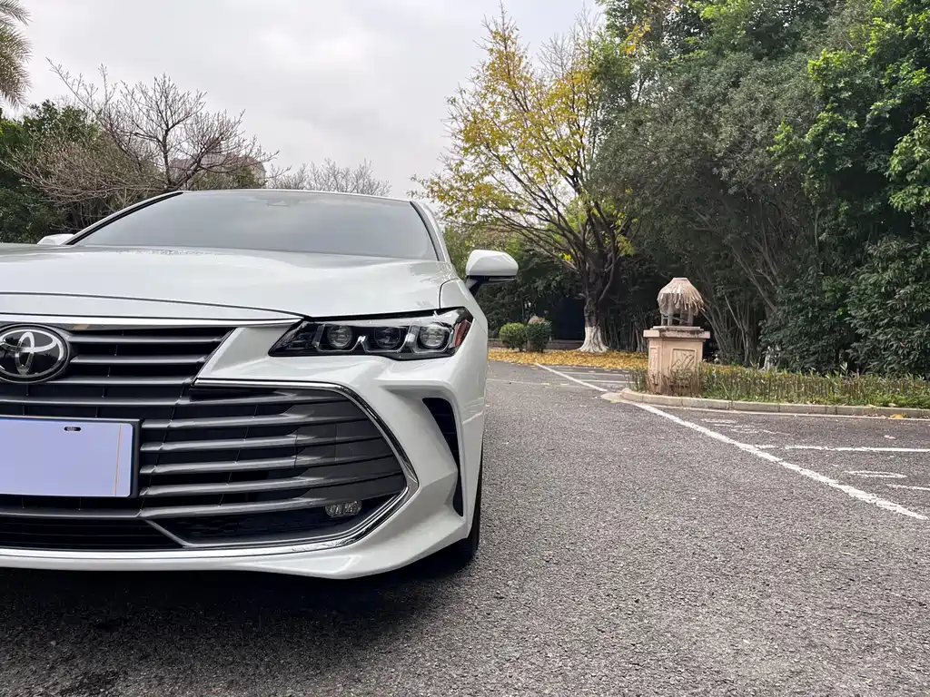 Toyota Avalon 2022 — фото 13