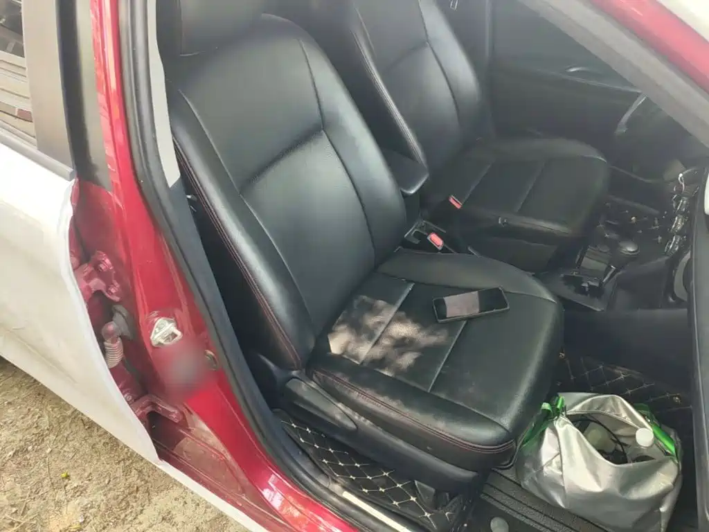 Toyota Yaris L 2020 — фото 25
