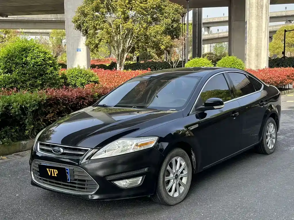 Ford Mondeo 2015 — фото 1
