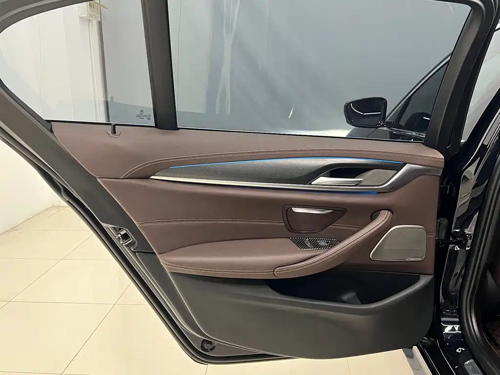 BMW 5 Series New Energy 2021 — фото 9