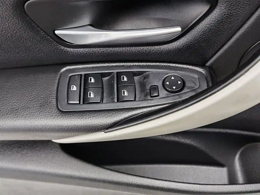 BMW 3 Series 2015 — фото 9