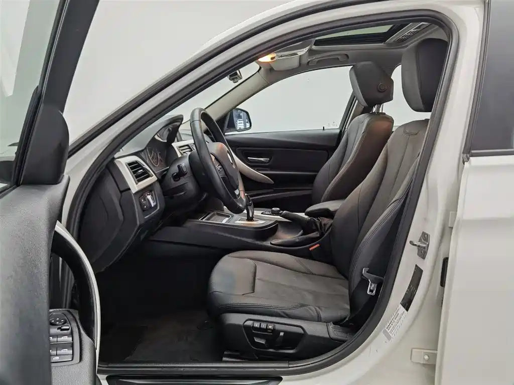 BMW 3 Series 2015 — фото 10