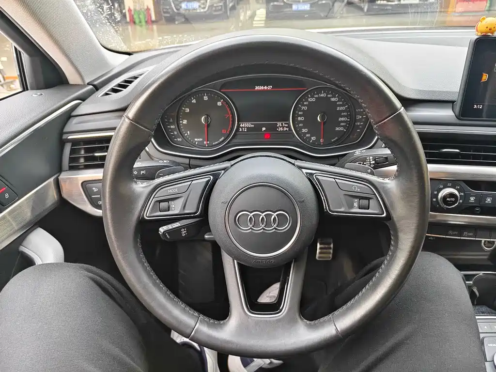Audi A4L 2019 — фото 13
