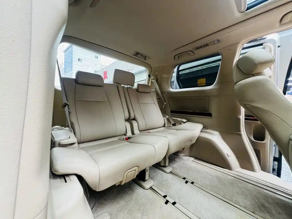 Toyota Alphard 2011 — фото 19