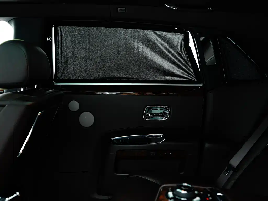 Rolls-Royce Ghost 2016 — фото 13