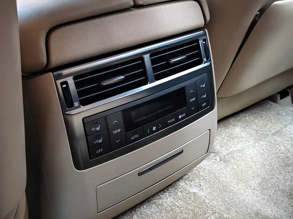 Lexus LX 2008 — фото 16