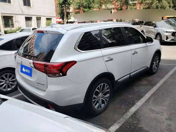 Mitsubishi Outlander 2018