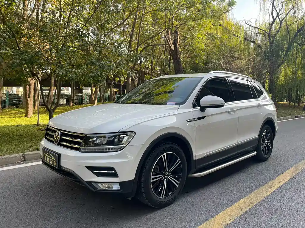 Volkswagen Tiguan L 2021 — фото 1