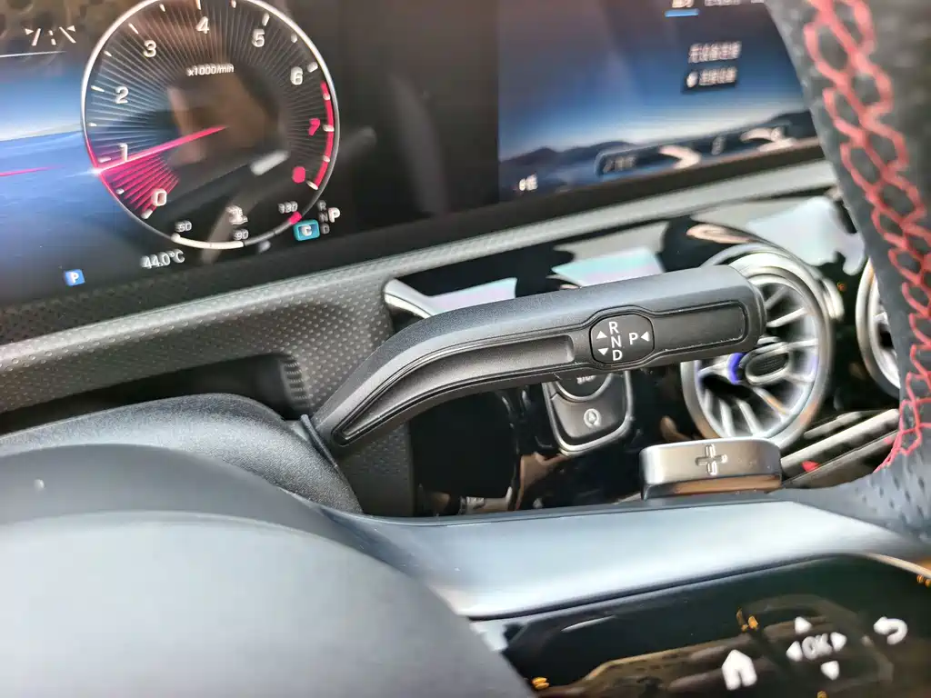 Mercedes-Benz A-Class 2023 — фото 8