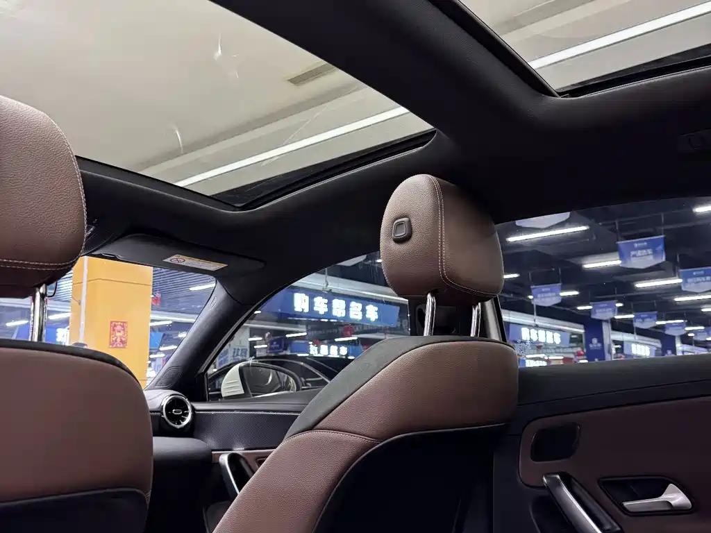 Mercedes-Benz A-Class 2019 — фото 10