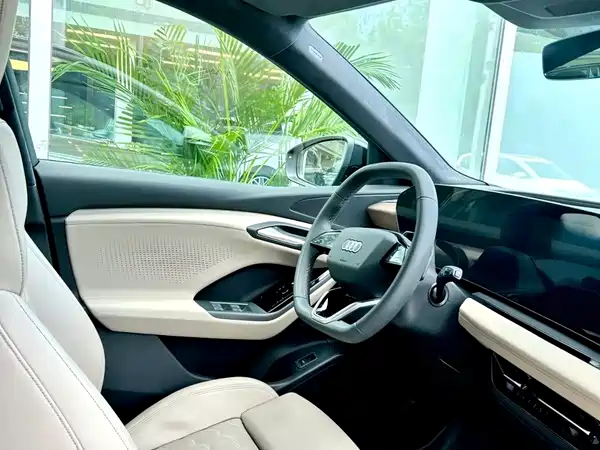Audi Q6L E-Tron 2025