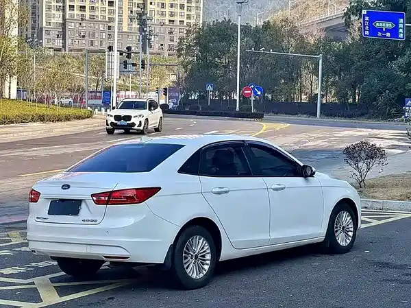 Ford Escort 2015