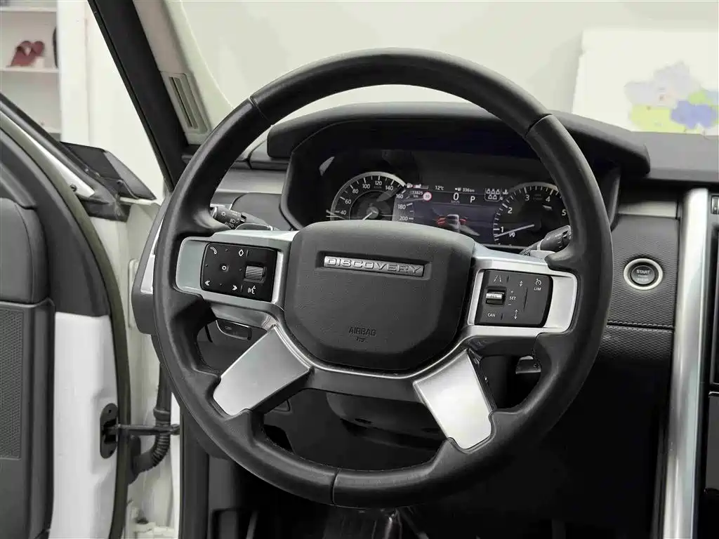 Land Rover Discovery 2023 — фото 12