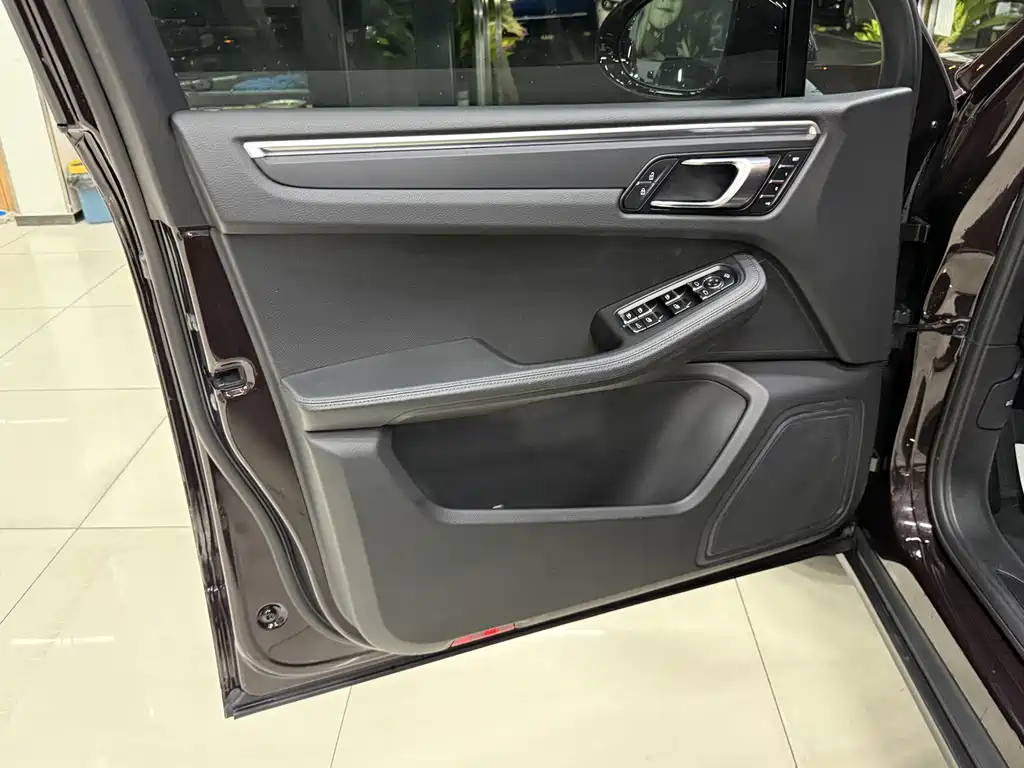 Porsche Macan 2020 — фото 14