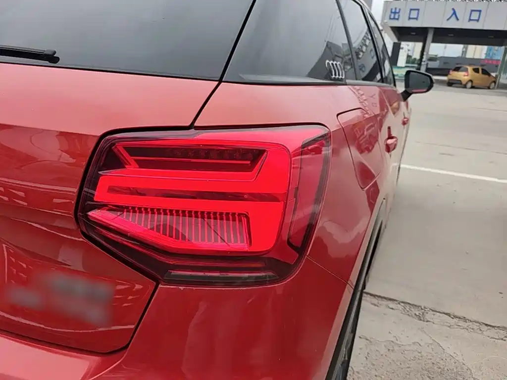 Audi Q2L 2020 — фото 8