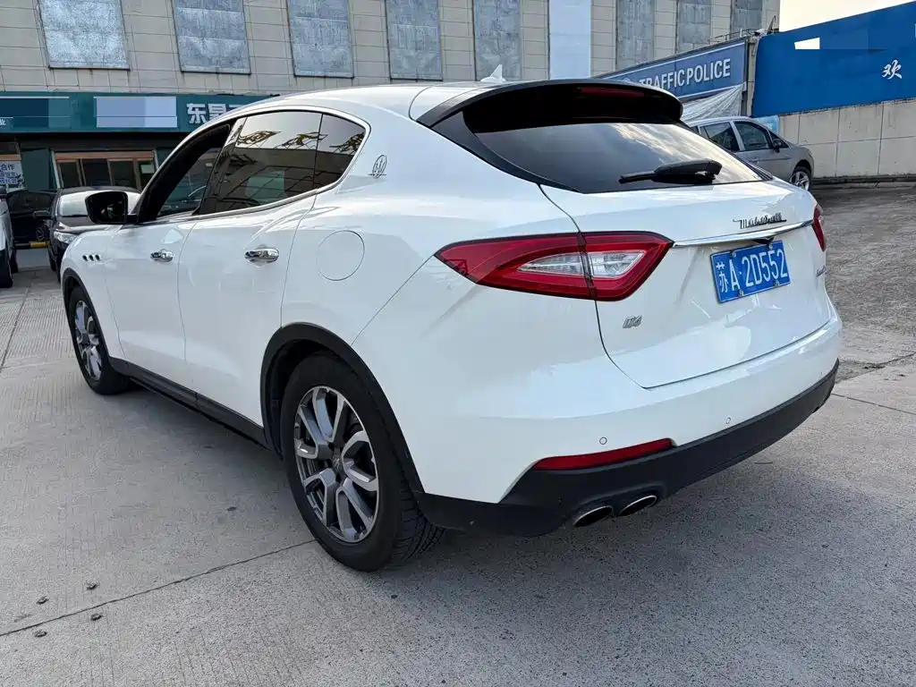 Maserati Levante 2018 — фото 5