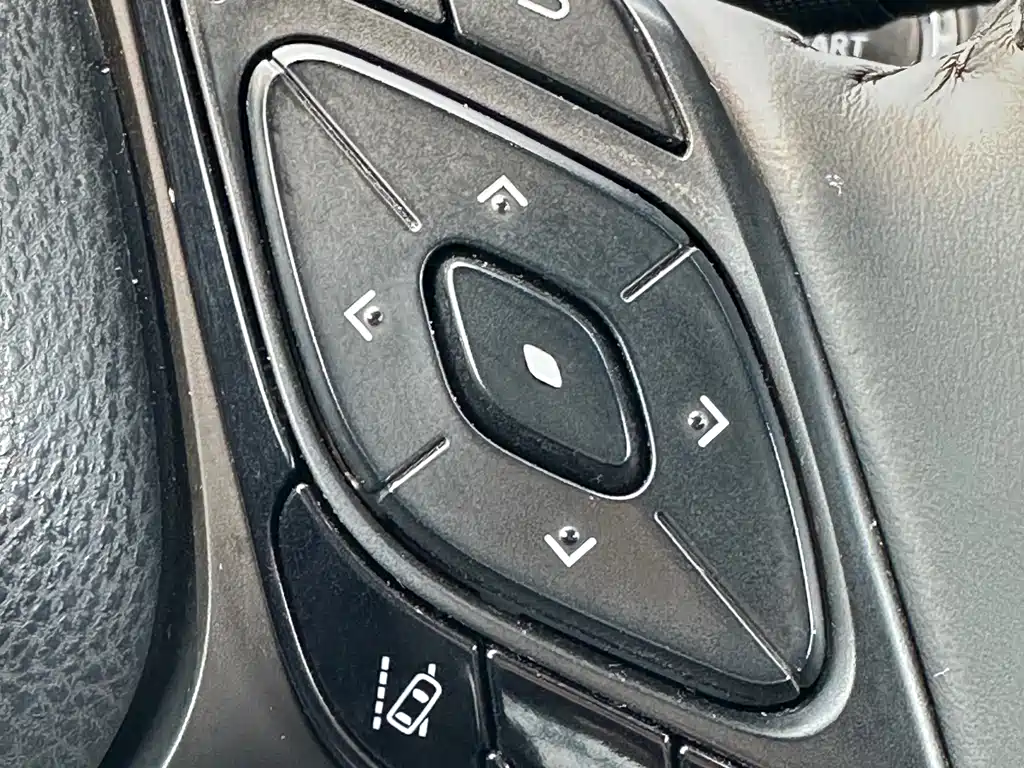 Toyota C-HR 2018 — фото 23