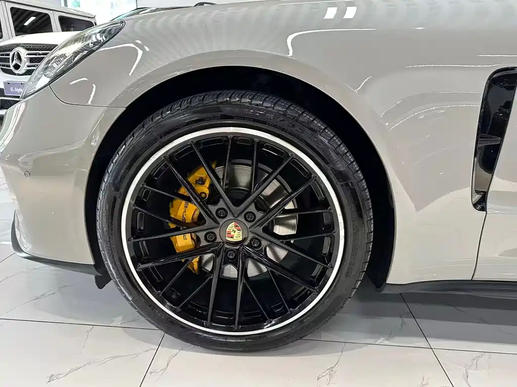 Porsche Panamera 2019 — фото 7