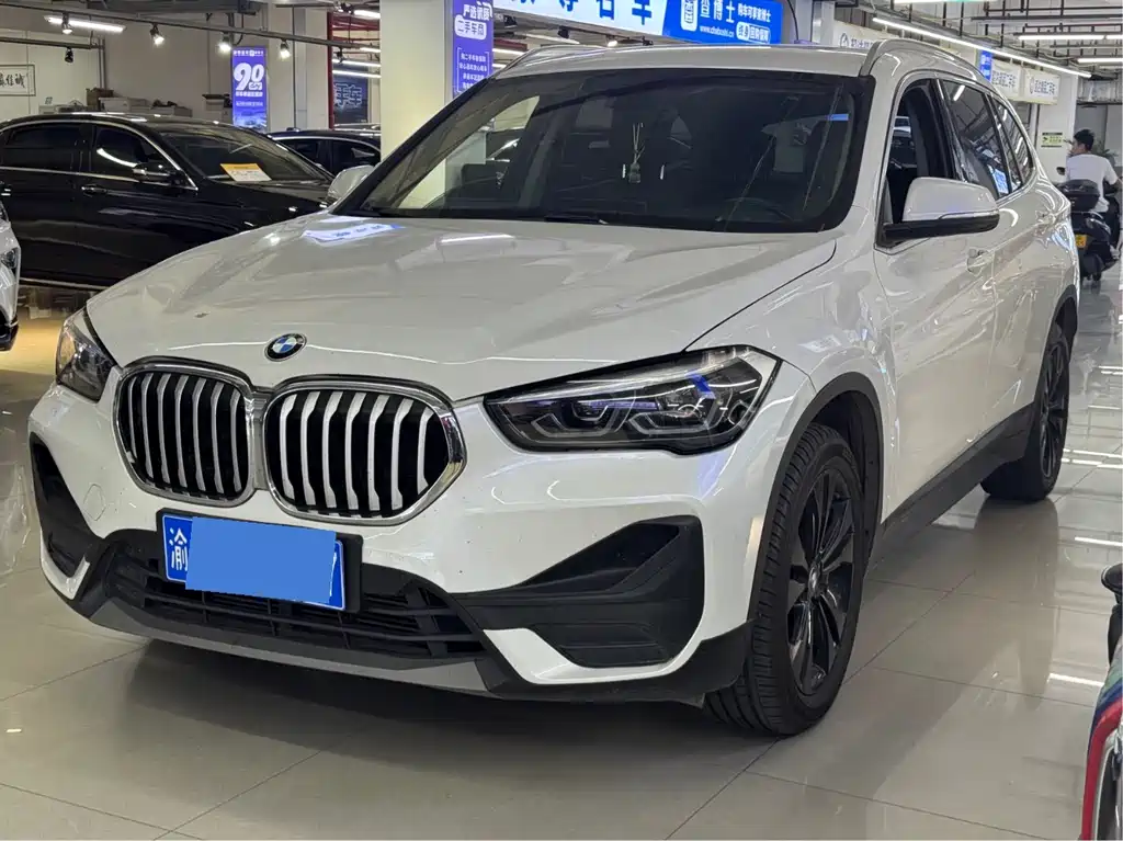 BMW X1 2021 — фото 1