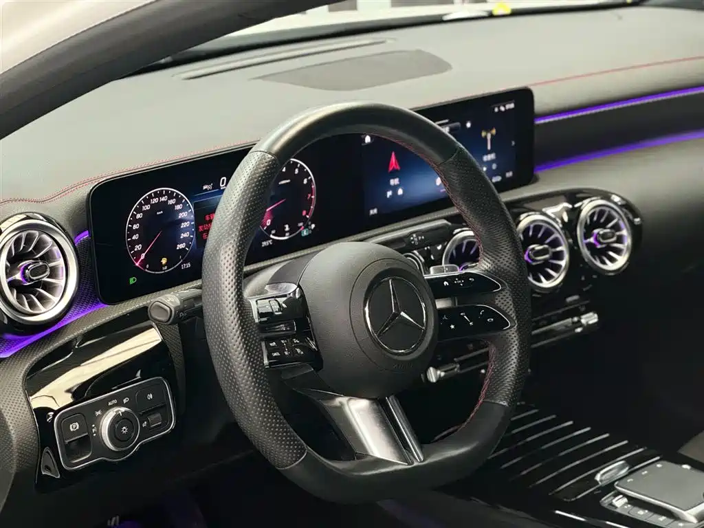 Mercedes-Benz A-Class 2023 — фото 7