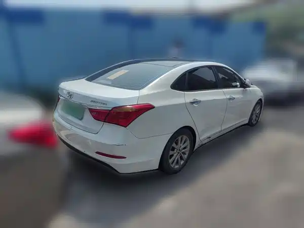 Hyundai Mistra 2014