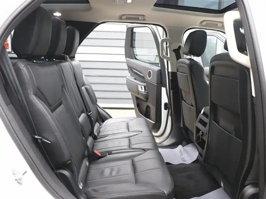 Land Rover Discovery 2018 — фото 24