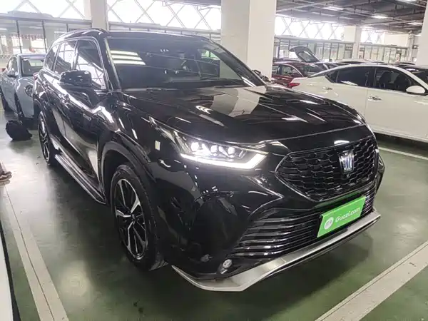 Toyota Crown Kluger 2024