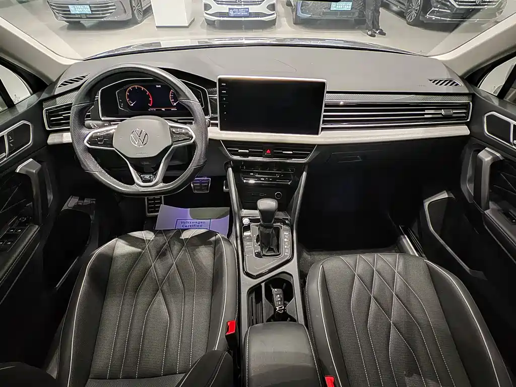 Volkswagen Tiguan L 2022 — фото 10
