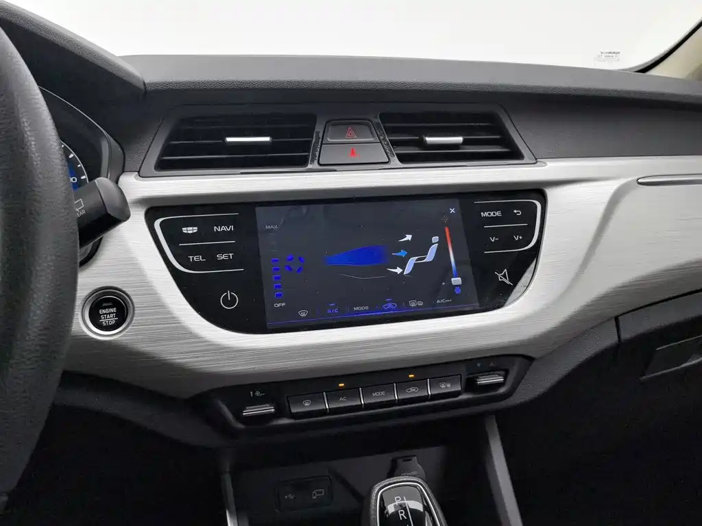 Geely Vision X3 2021 — фото 12