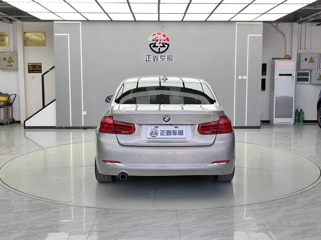 BMW 3 Series 2016 — фото 15