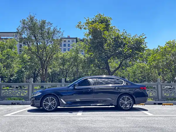 BMW 5 Series 2023