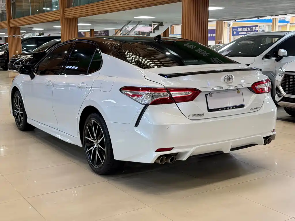 Toyota Camry 2024 — фото 22