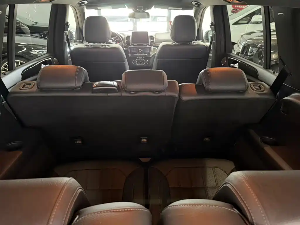 Mercedes-Benz GLS 2017 — фото 16