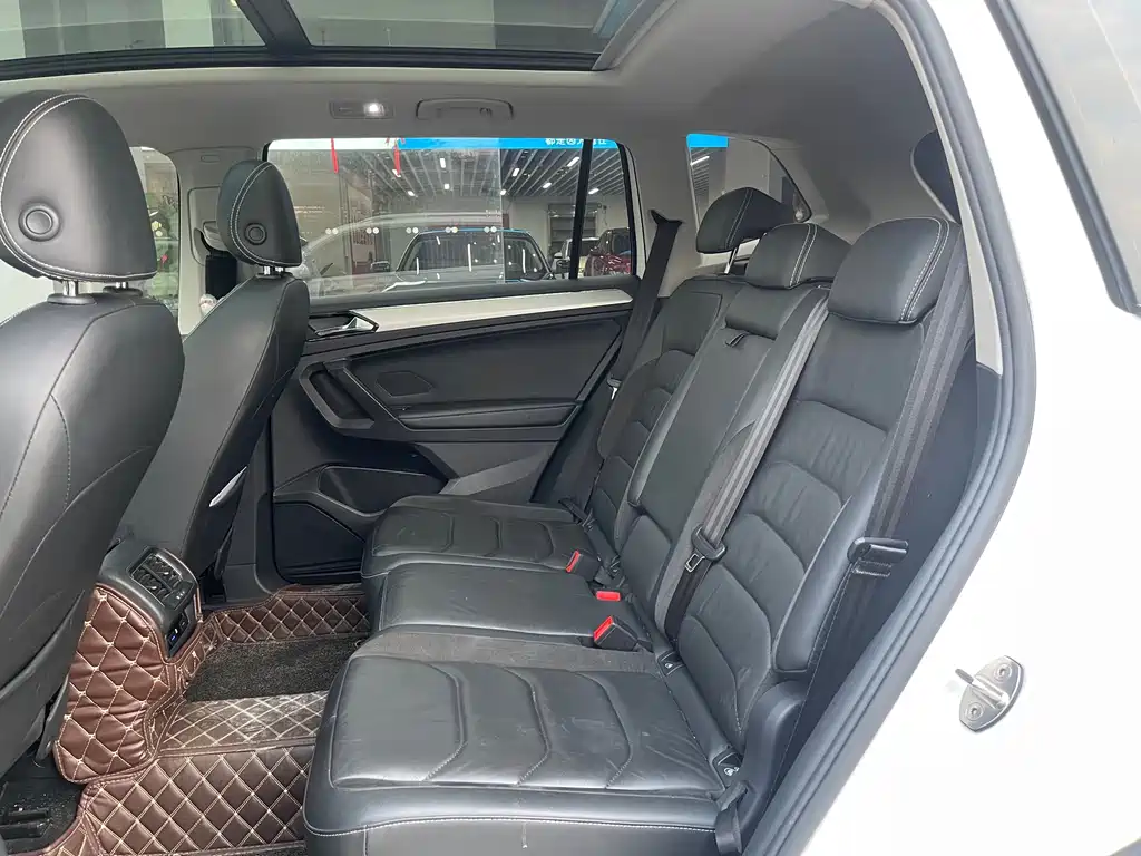 Volkswagen Tiguan L 2020 — фото 13