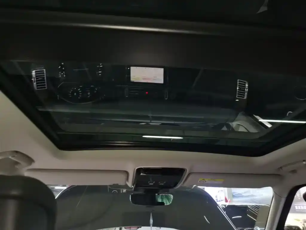 Land Rover Range Rover 2019 — фото 18