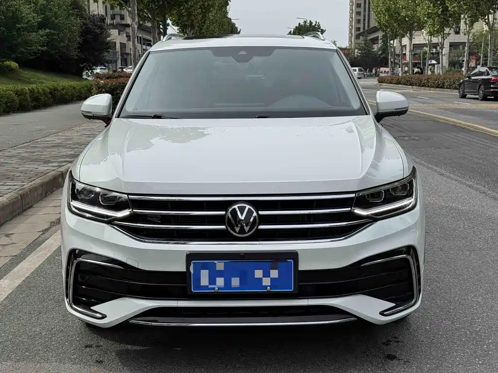 Volkswagen Tiguan L 2024 — фото 2